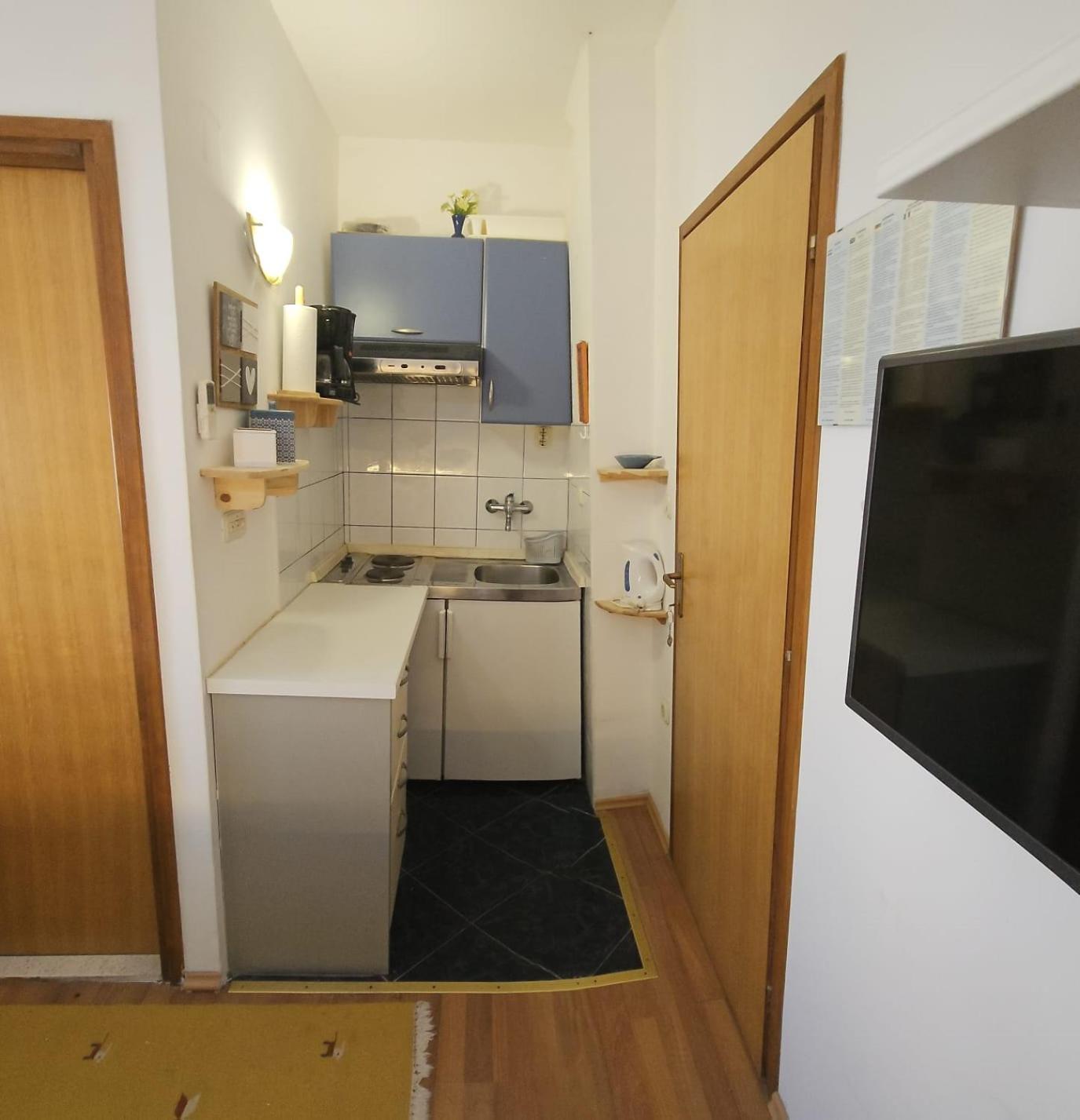 Viktorija Apartments Seget Vranjica Exterior foto